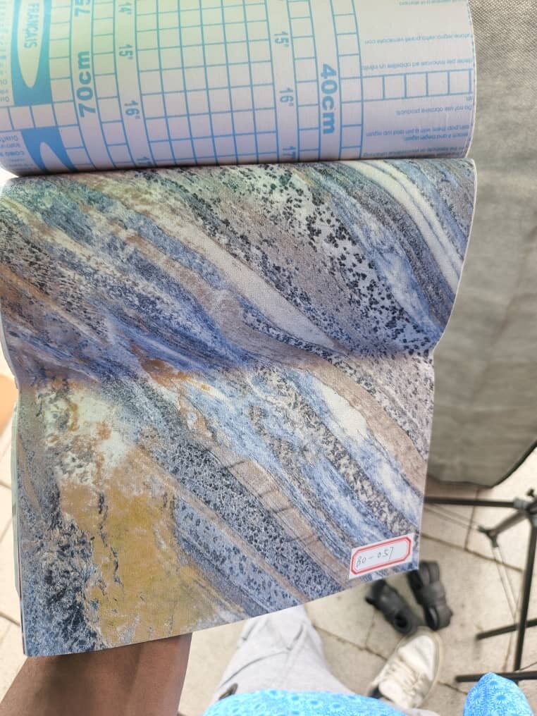 Papier peint adhésif marbre