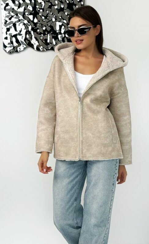 Красивая женская двухсторонняя куртка 