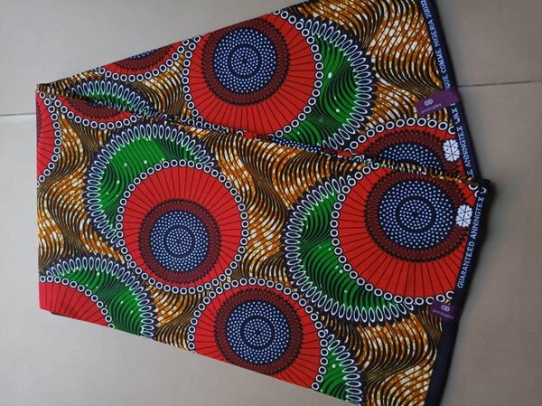 Fabric with a  print of 6 meters multicolored