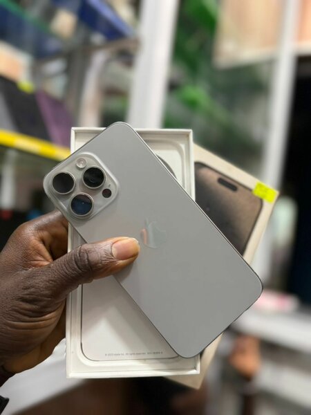 15Pro Max 256Go second main