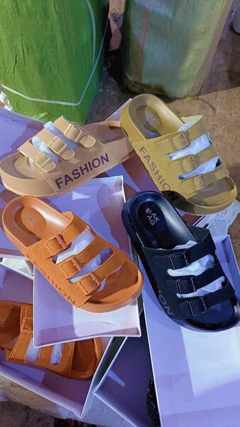 Sandales à doubles brides