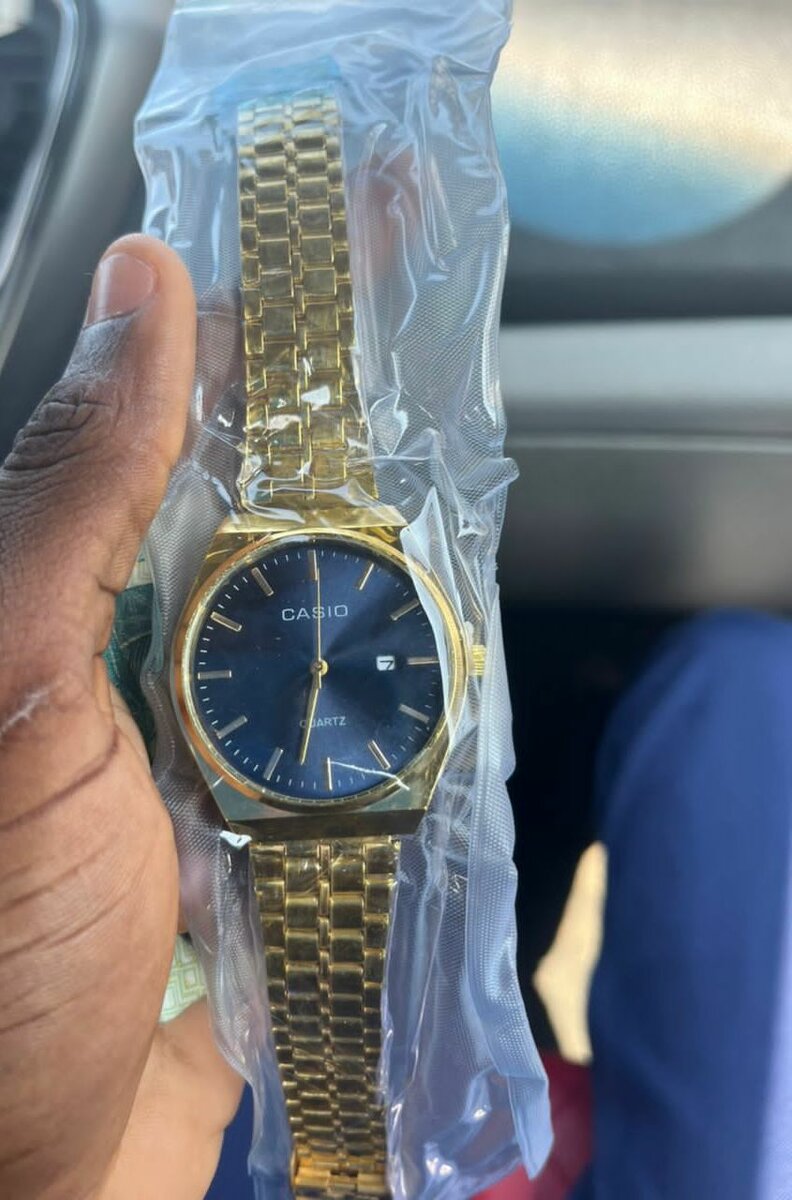 Montre Casio Dorée Élégante