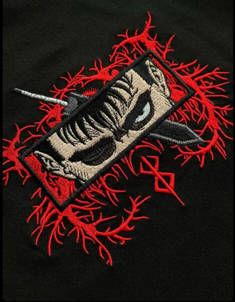 Sweatshirt brodé manga