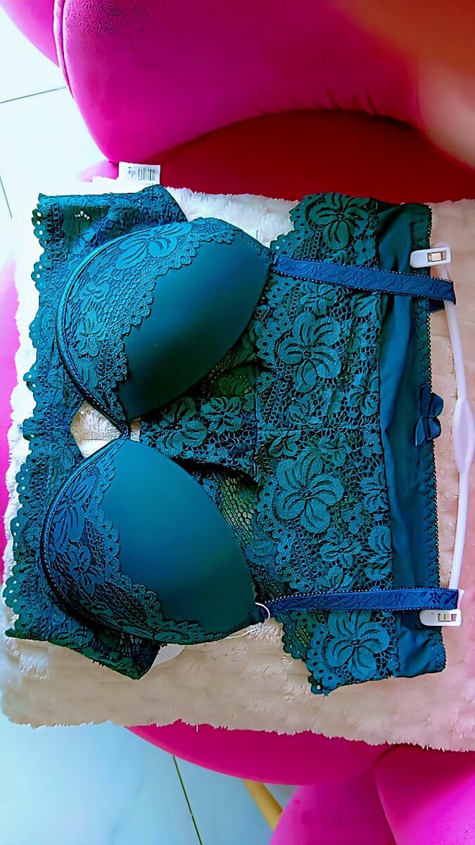 Ensemble de lingerie féminine en dentelle