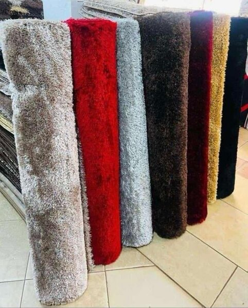 Tapis shaggy colorés doux