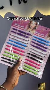 Coupe-cuticules coloré
