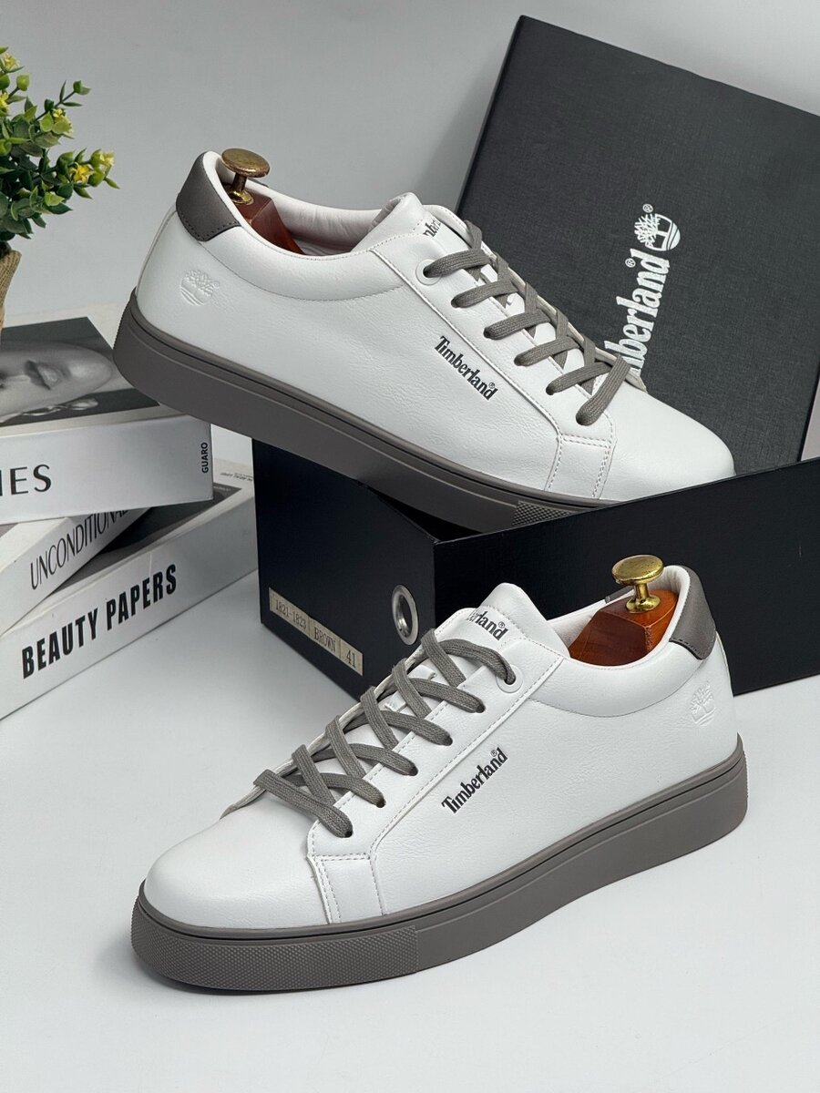 TIMBERLAND WHITE AND GREY