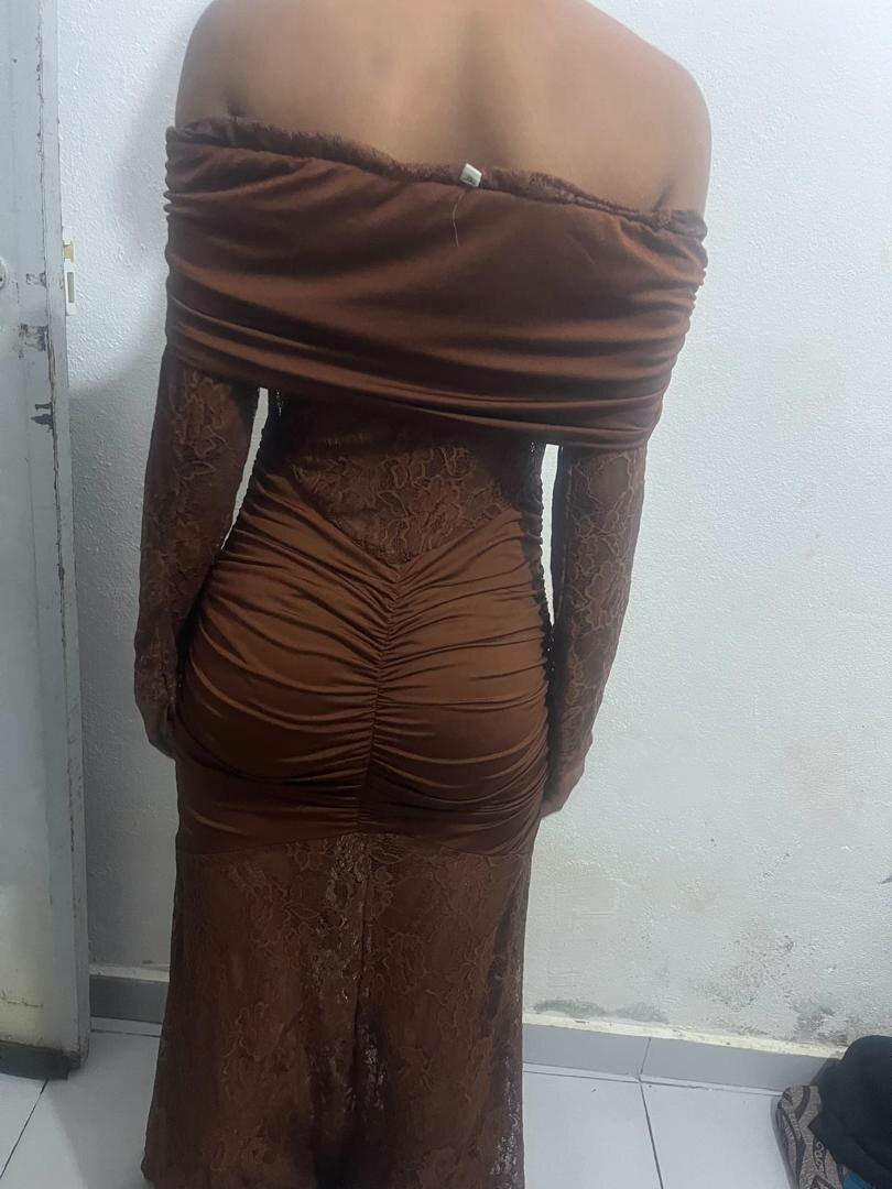 Robe marron en dentelle moulan