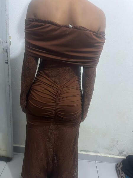 Robe marron en dentelle moulan