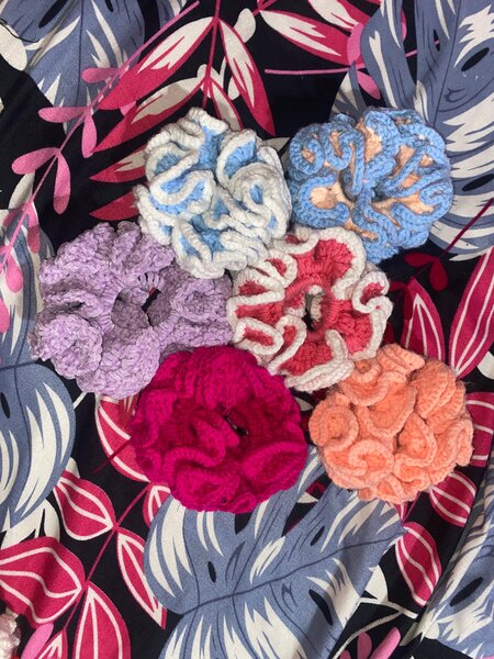 Chouchous cheveux colorés