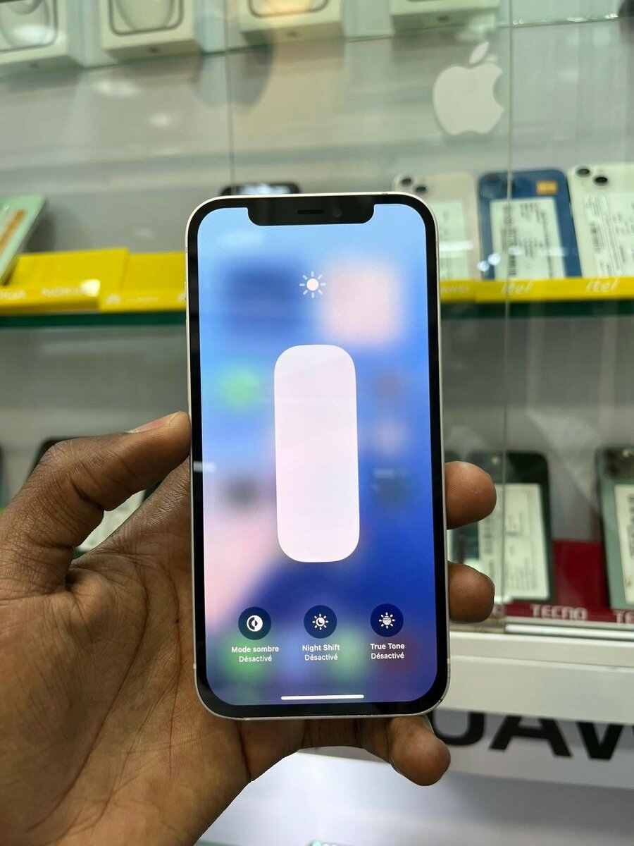 iPhone 12 64go quasi neuf