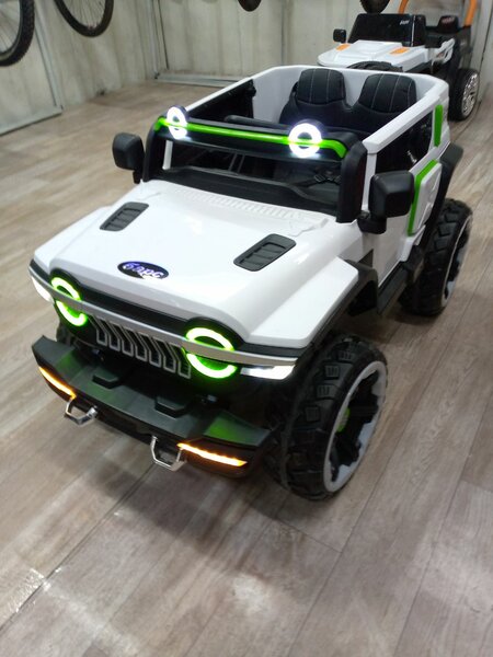 Детский электро автомобиль