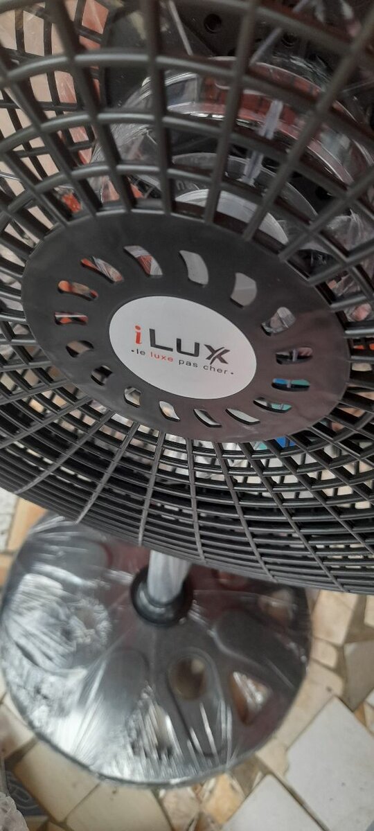 Ventilateur sur pied iLux