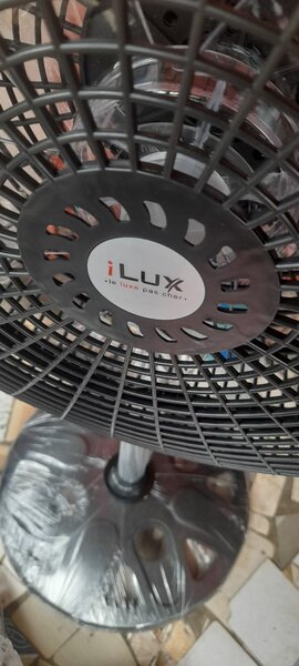 Ventilateur sur pied iLux