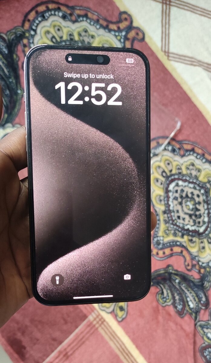 Iphone 14 pro max fine fissure