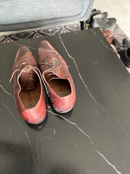 Chaussures habillées en cuir rouge