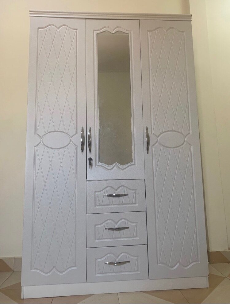 3 Door Wardrobe  3 drawers and 5 chambers