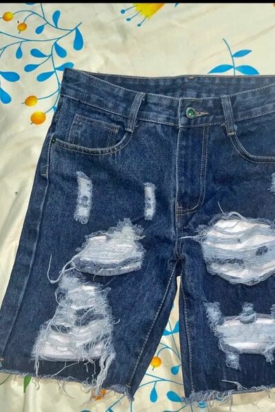 Short en jean déchiré