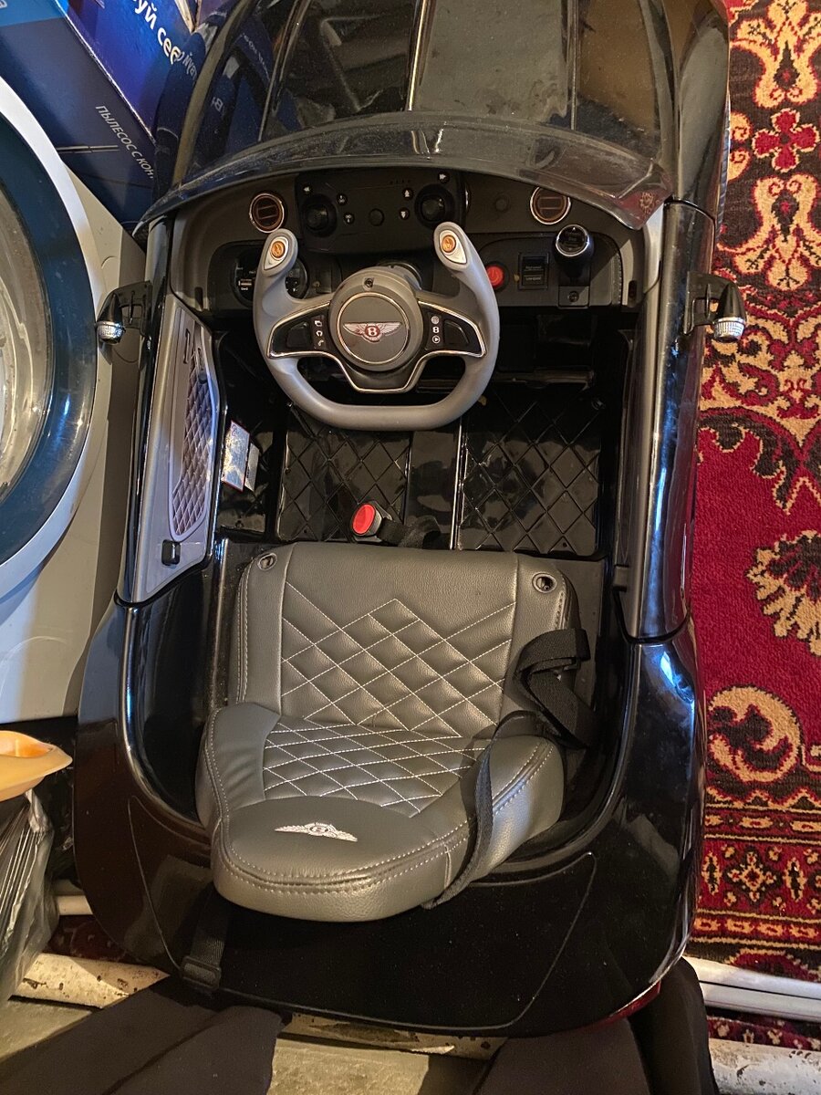 Детская машина на пульте