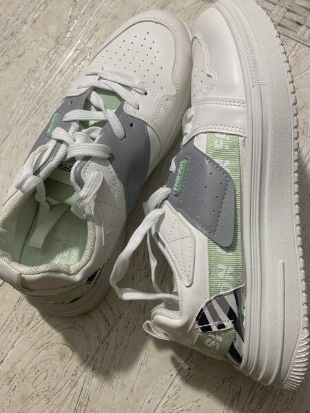 Sneakers élégantes tendance