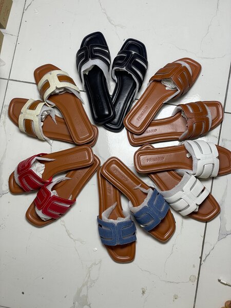 Sandales plates en cuir élégantes