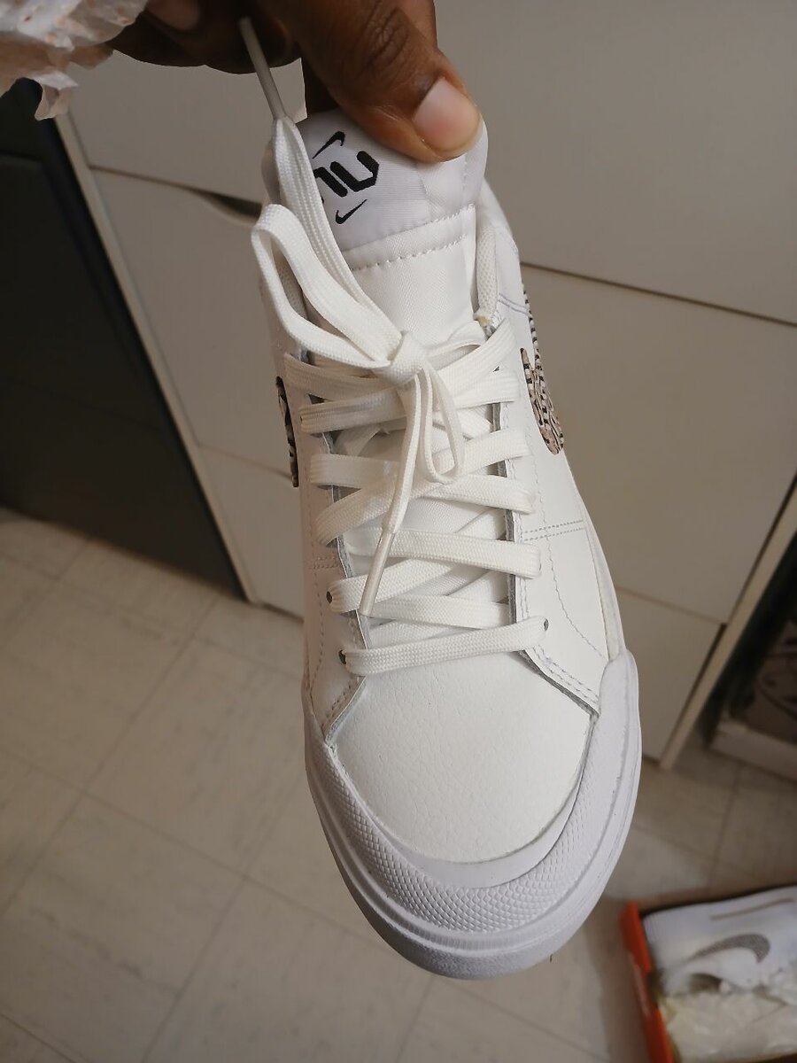 Baskets blanches modernes