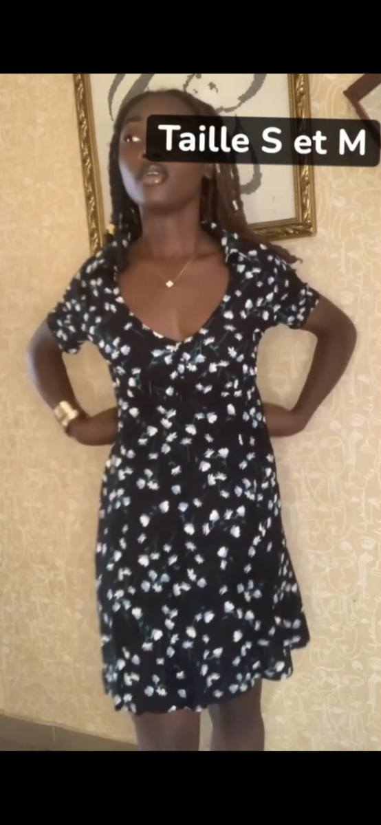 Robe Noire à Fleurs