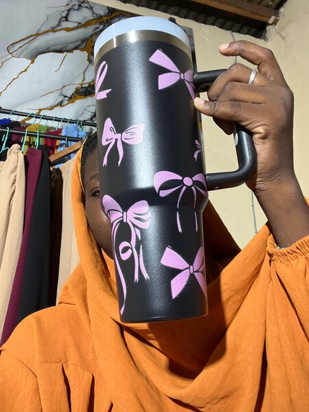 Thermos isotherme avec poignée et motif ruban