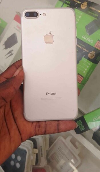 iPhone 7 Plus débloqué argent