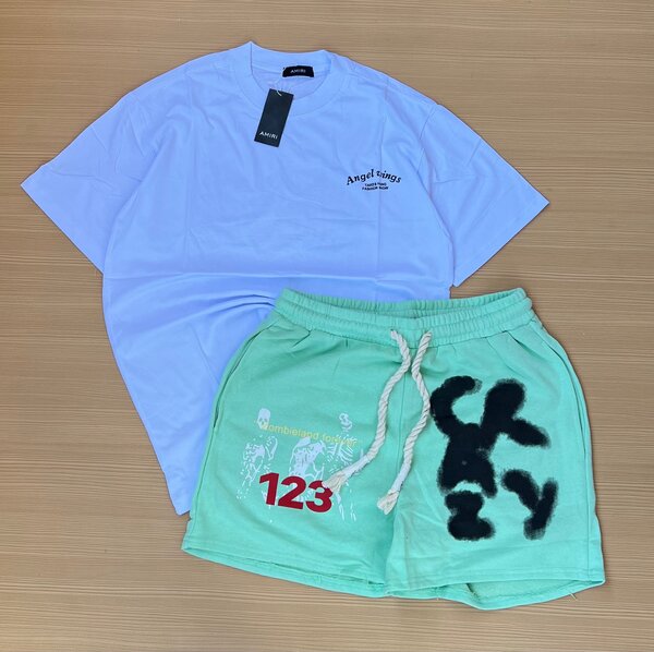 T SHIRT & SHORTS