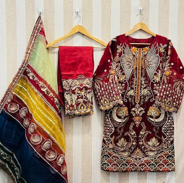 Ladies suit