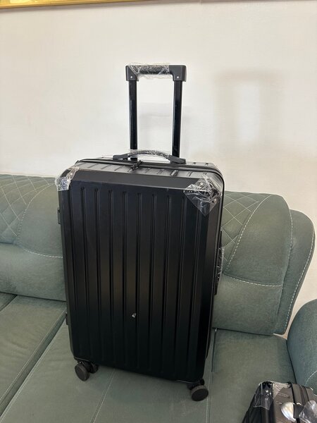 Smart Travel Suitcase with USB
