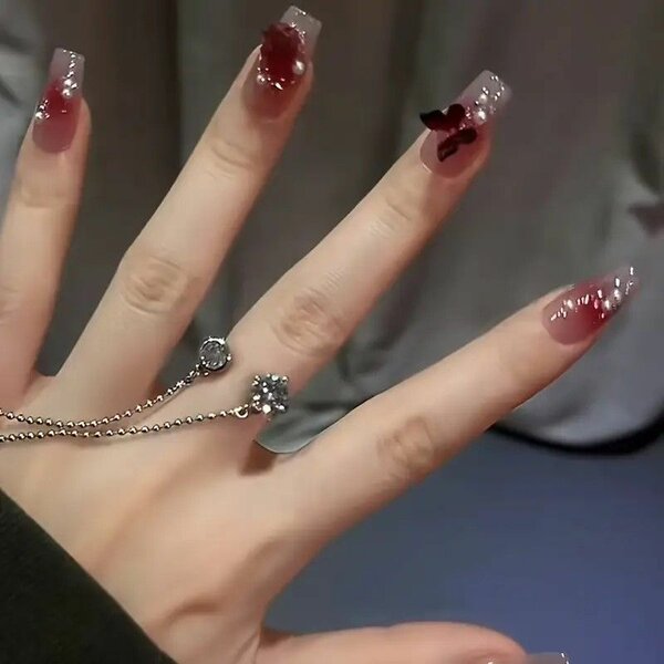 Press on nails pack with nail kit