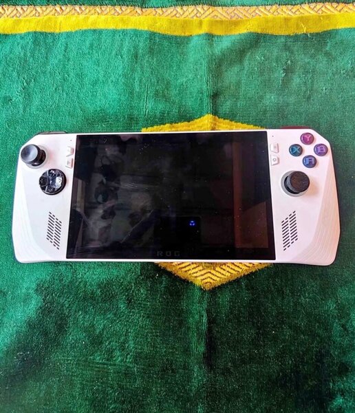 Console portable de jeu blanc