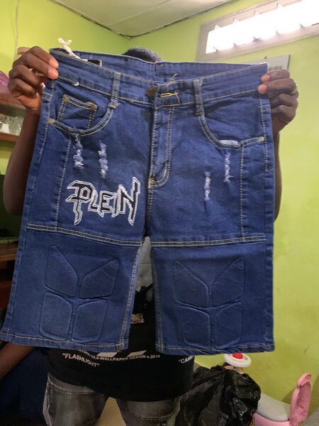 Shorts en denim déchirés