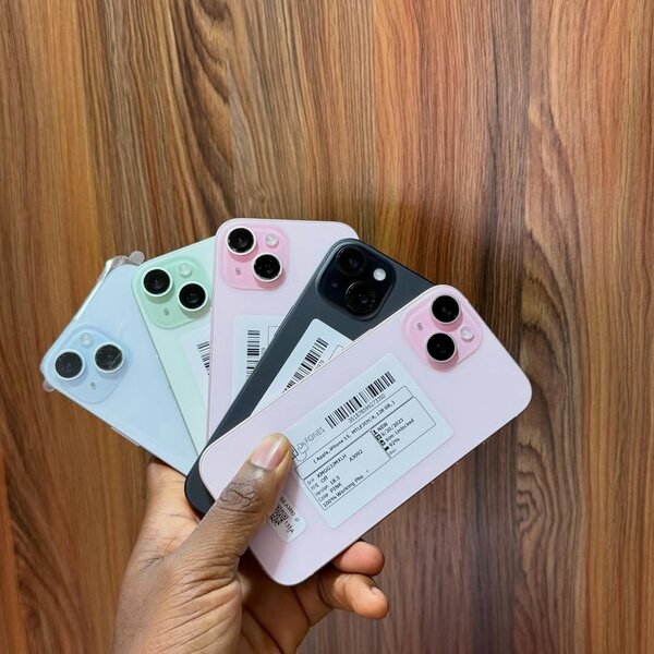 iPhone 15 Quasi neuf