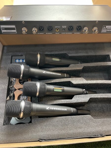 SENNHEISER SKM9900 4IN1 WIRELESS MICROPHONE