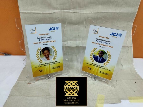 TROPHÉE EN PLEXIGLAS