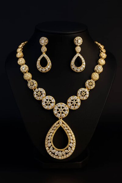 Parure de bijoux élégante en or