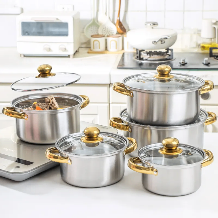 5 Soupière en aluminium