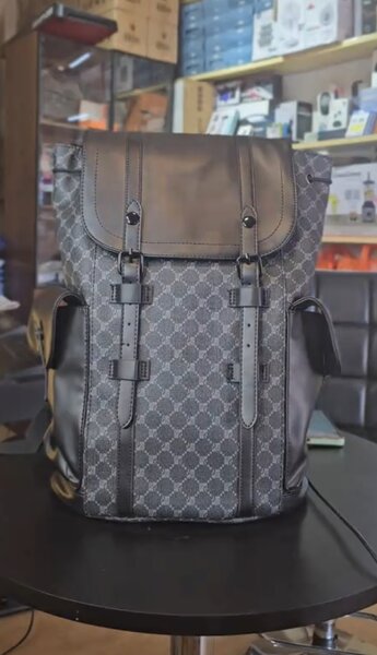 Sac à dos en cuir élégant