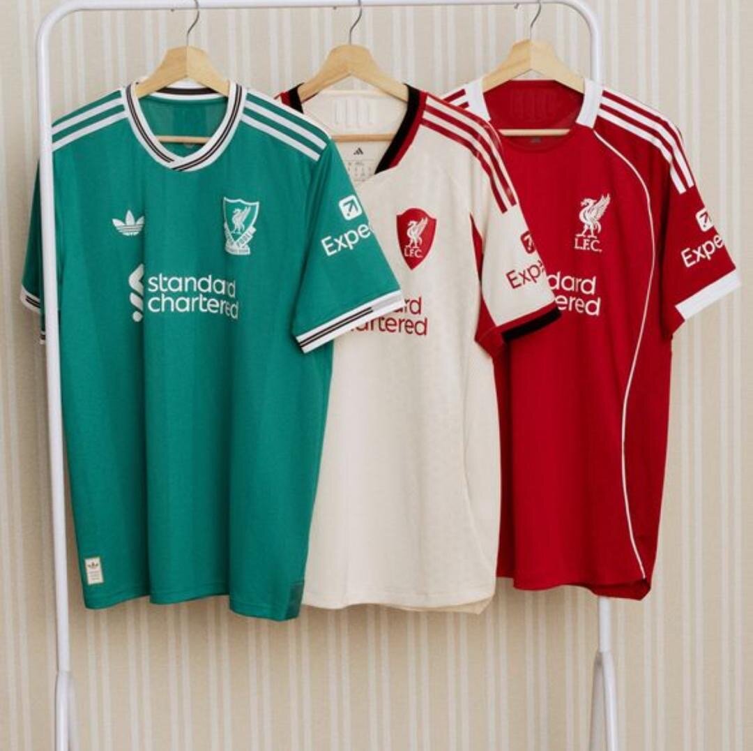 Maillots de football Liverpool et Real