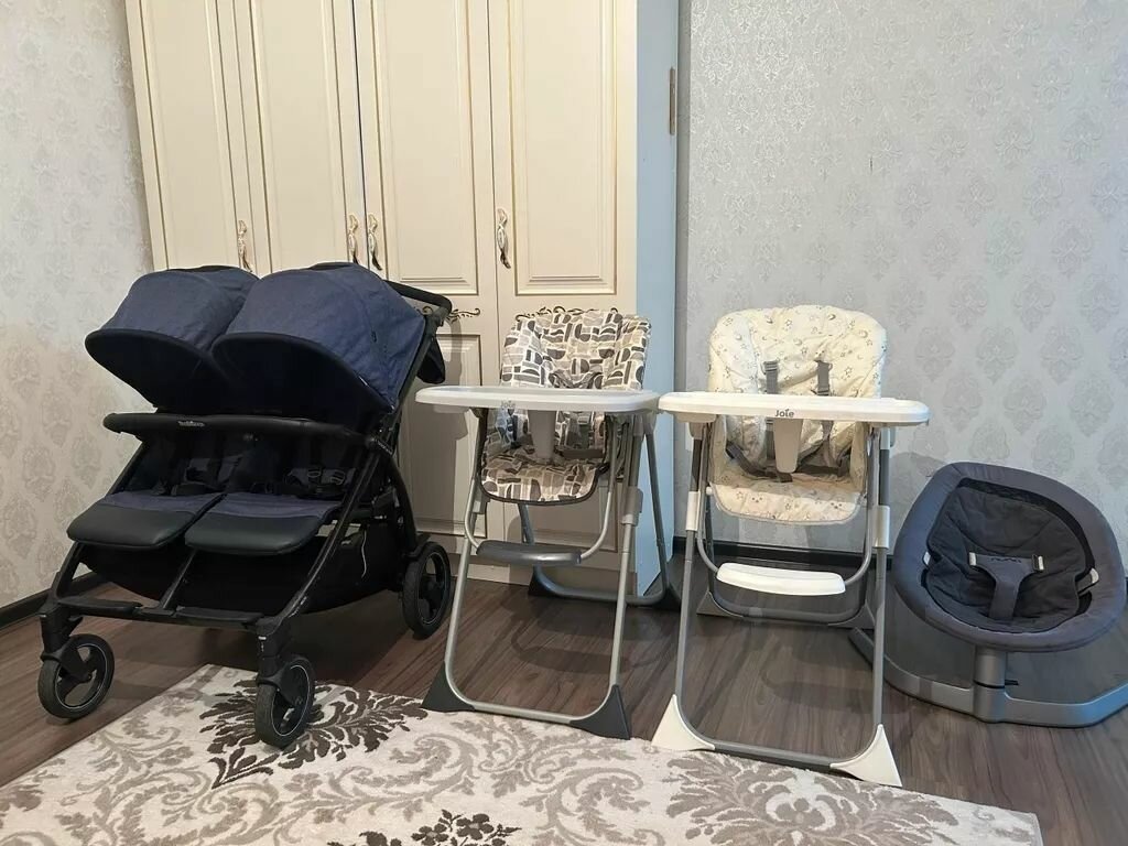 Стульчик для кормления 2 шт белый и серый