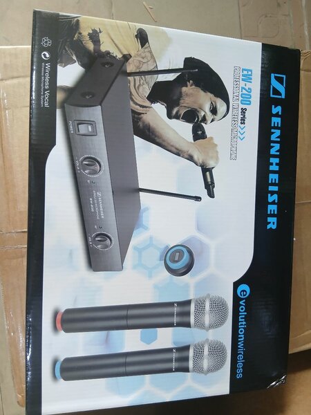 SENNHEISER