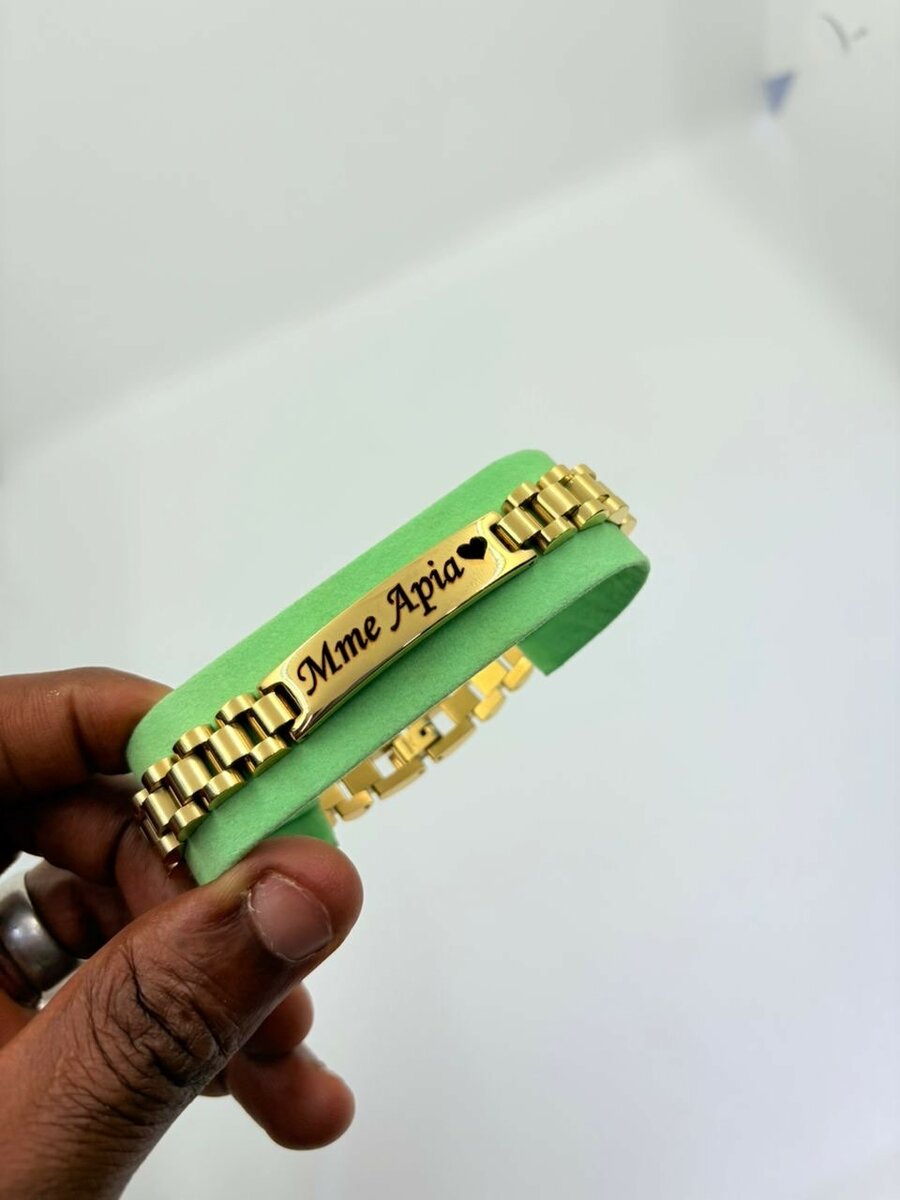 Bracelet personnalisé en acier doré