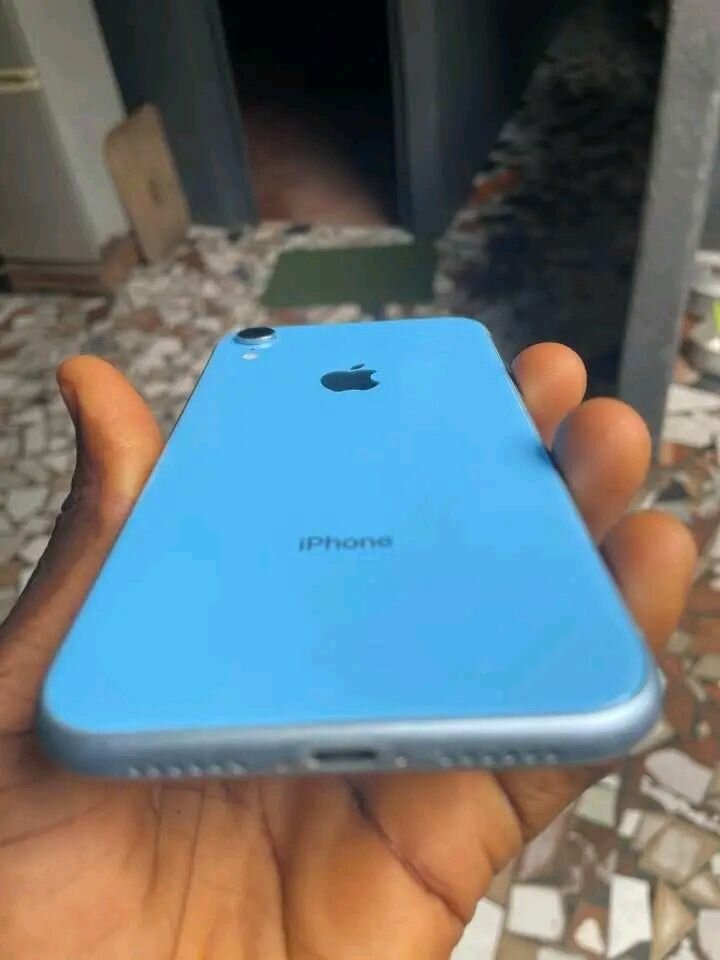 iPhone XR Bleu