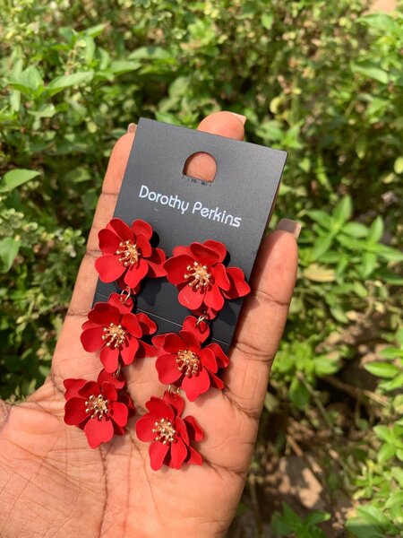 Floral earring (red, white,black)