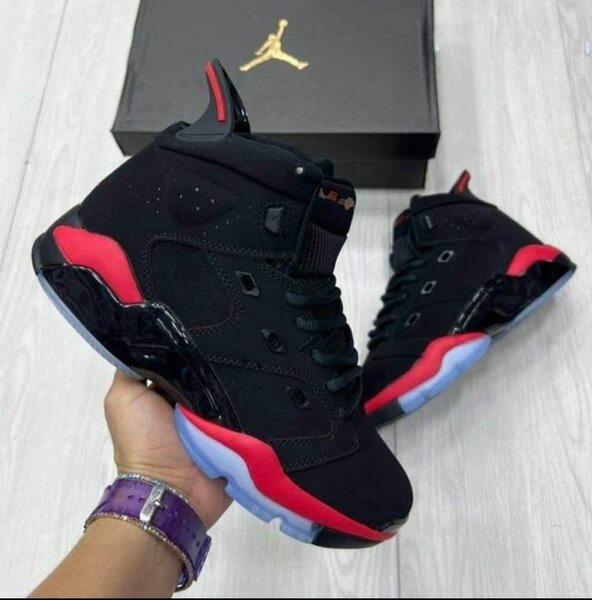 Basket haute performance noire