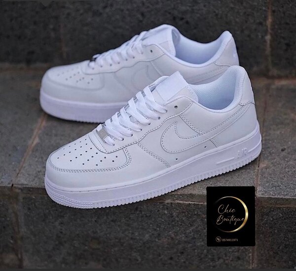 Basket Nike air force avec carton