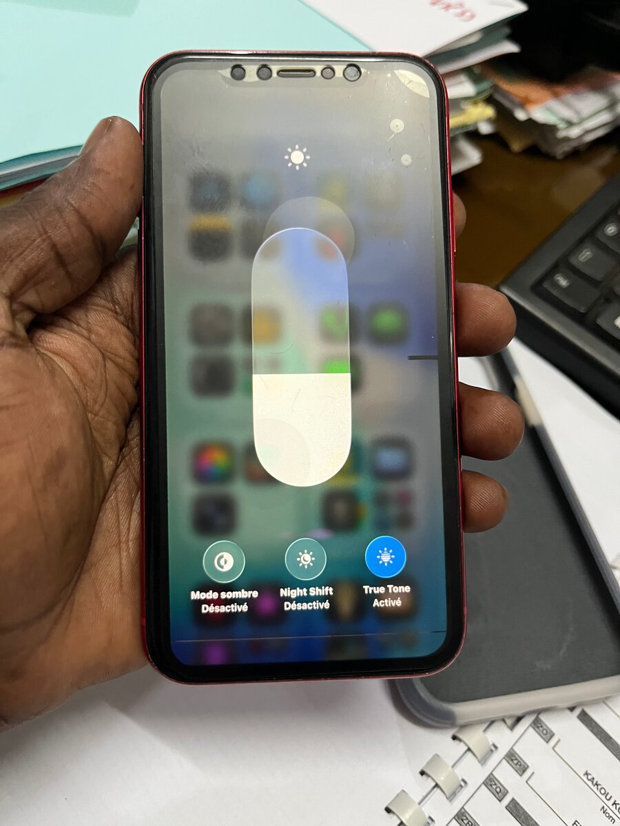 iPhone rouge performant